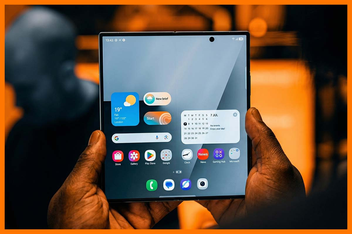 سامسونج تتهيأ للحرب مع الايفون المطوي